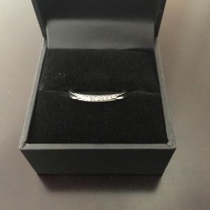 STERLING SILVER DIAMOND ACCENT RING